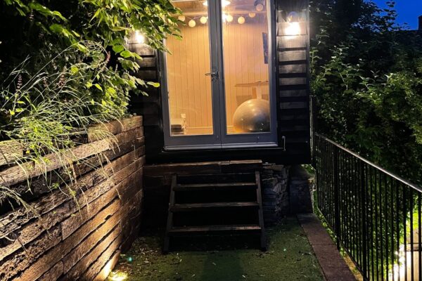 Finished luxury garden office pod